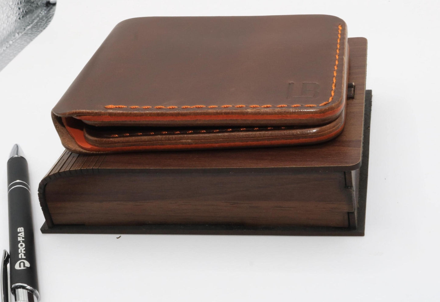 The Huntsman Bifold Classic